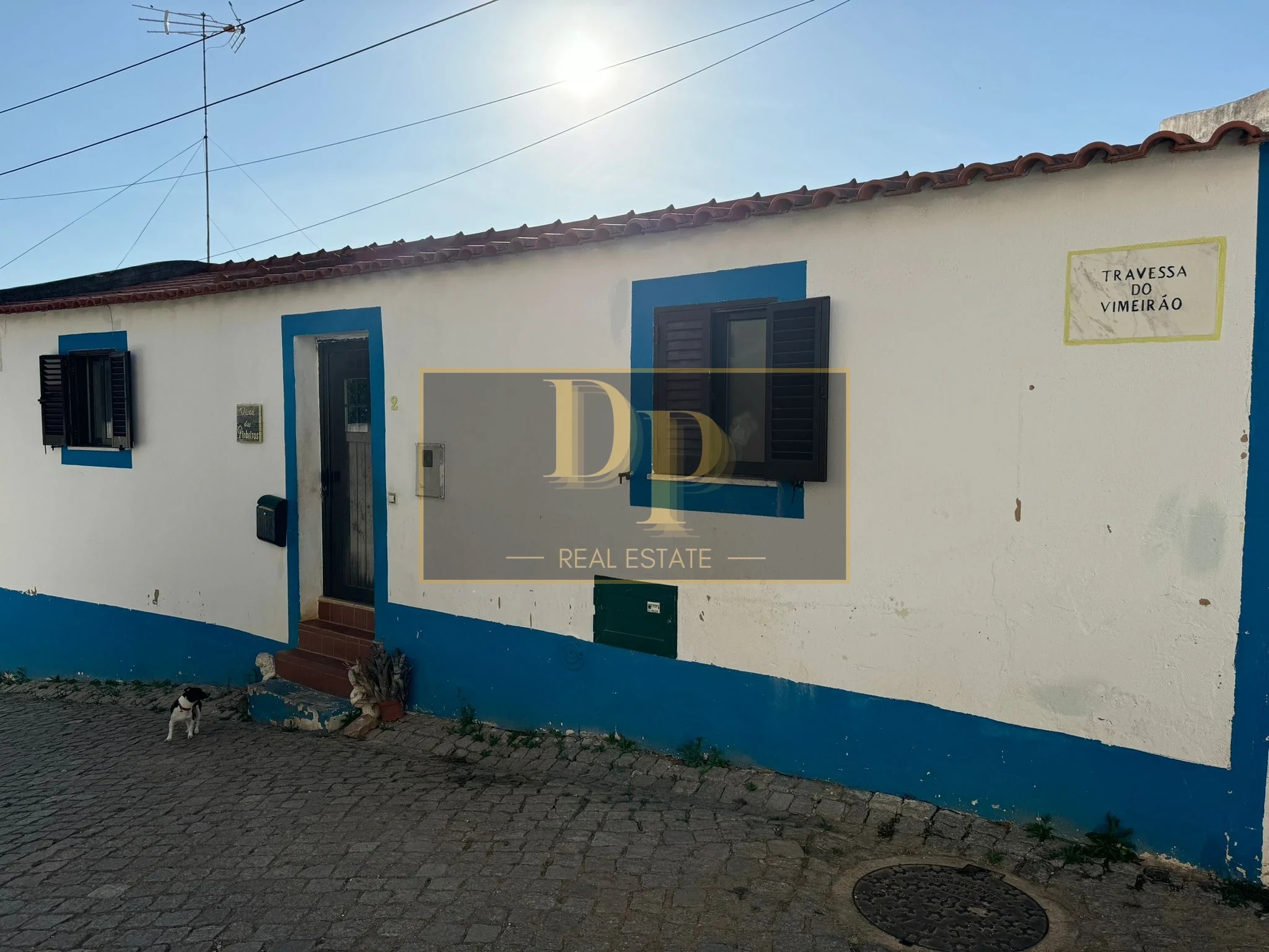 Moradia T2 com Quintal no Centro de Marmelete | Imóvel Arrendado – Investimento — fotografia 1