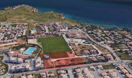 Lote para construção de moradia de luxo na Ponta da Piedade