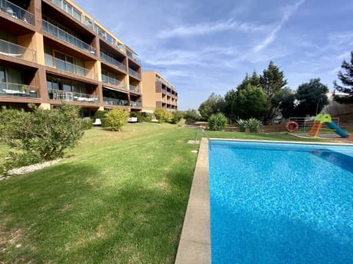 Apartamento duplex T3 em condomínio com piscina